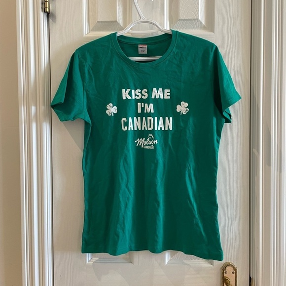 Tops - Kiss me I’m Canadian green St Patrick’s day tshirt Molson Canada